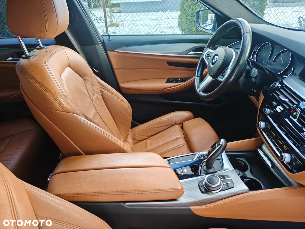 BMW Seria 5 520d xDrive M Sport sport - 17