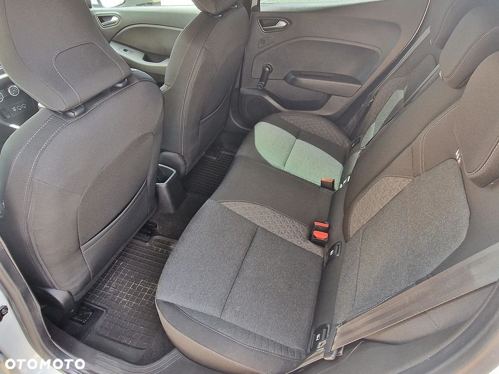 Renault Clio - 10