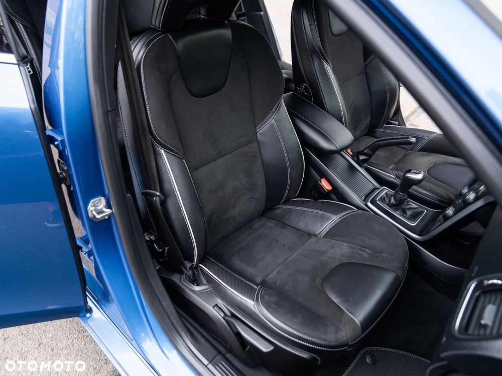 Volvo V40 T2 RDesign - 30