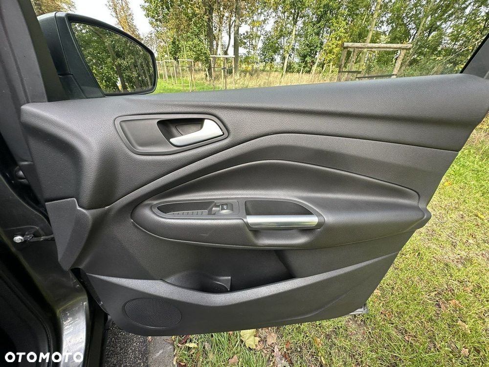 Ford Kuga - 32