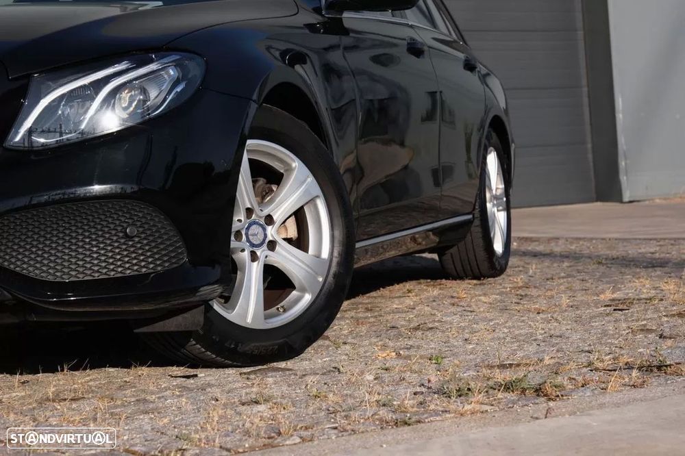 Mercedes-Benz E 220 BlueTEC Avantgarde Auto. - 3