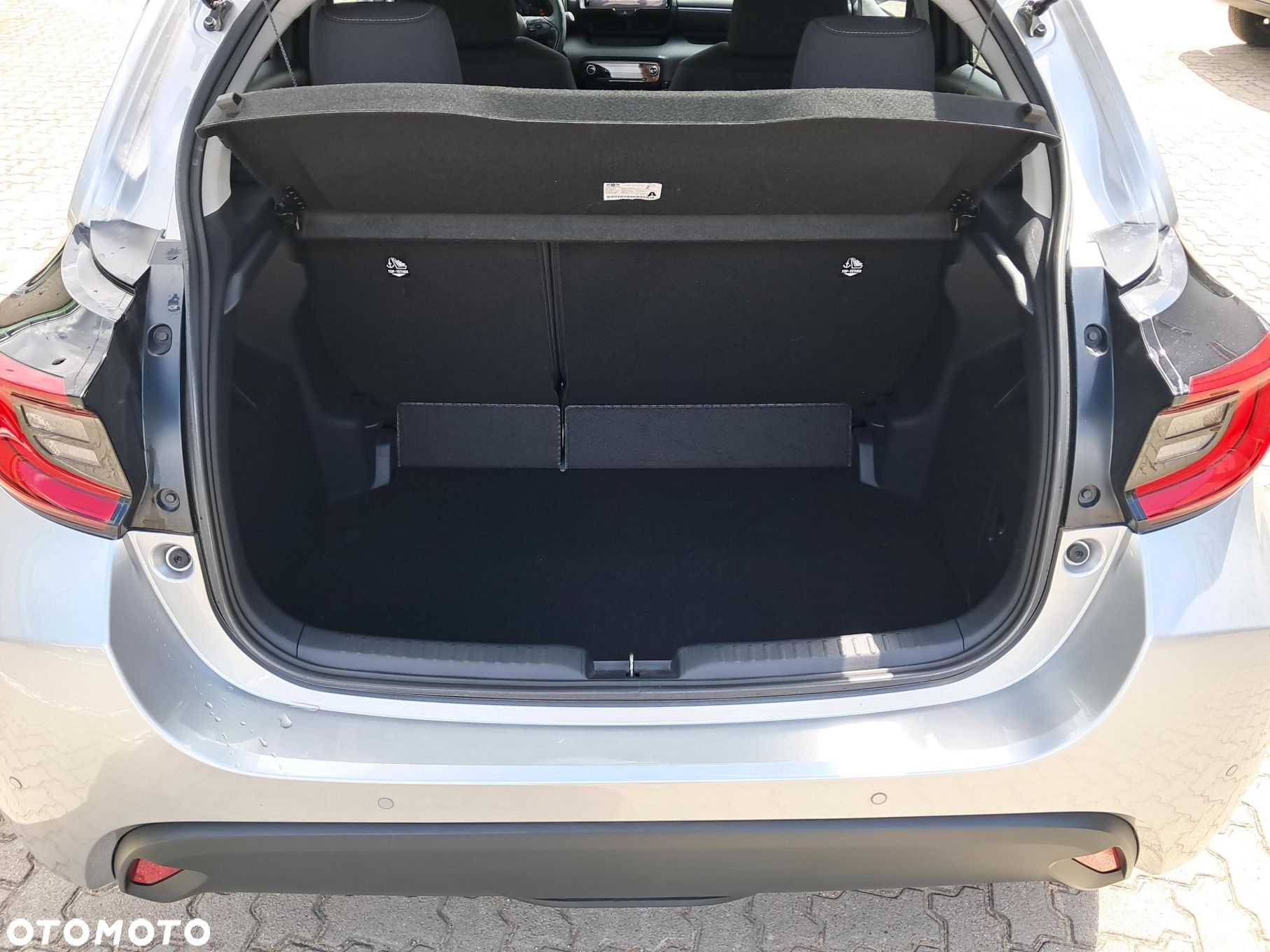 Toyota Yaris - 12