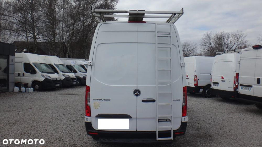 Mercedes-Benz Sprinter - 5