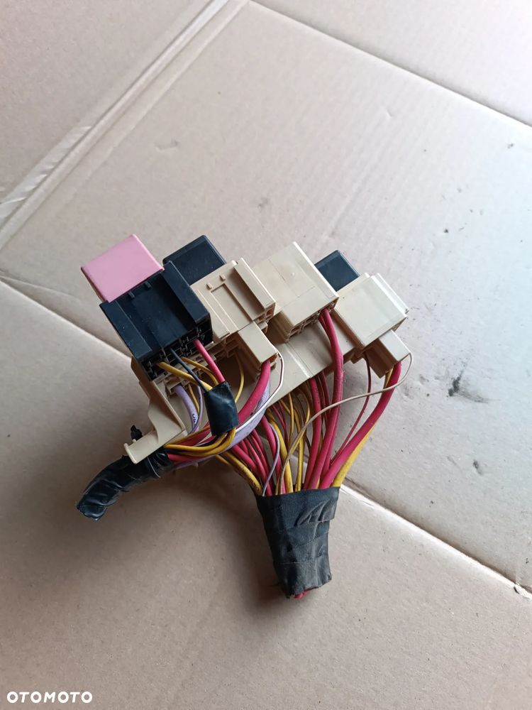 SKRZYNKA BEZPIECZNIKÓW RENAULT KANGOO II 1.5 DCI 8200574970C - 2