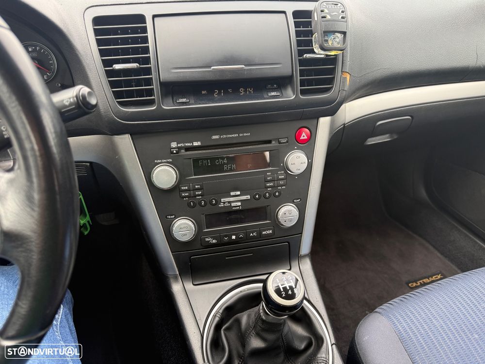 Subaru Legacy Outback - 14