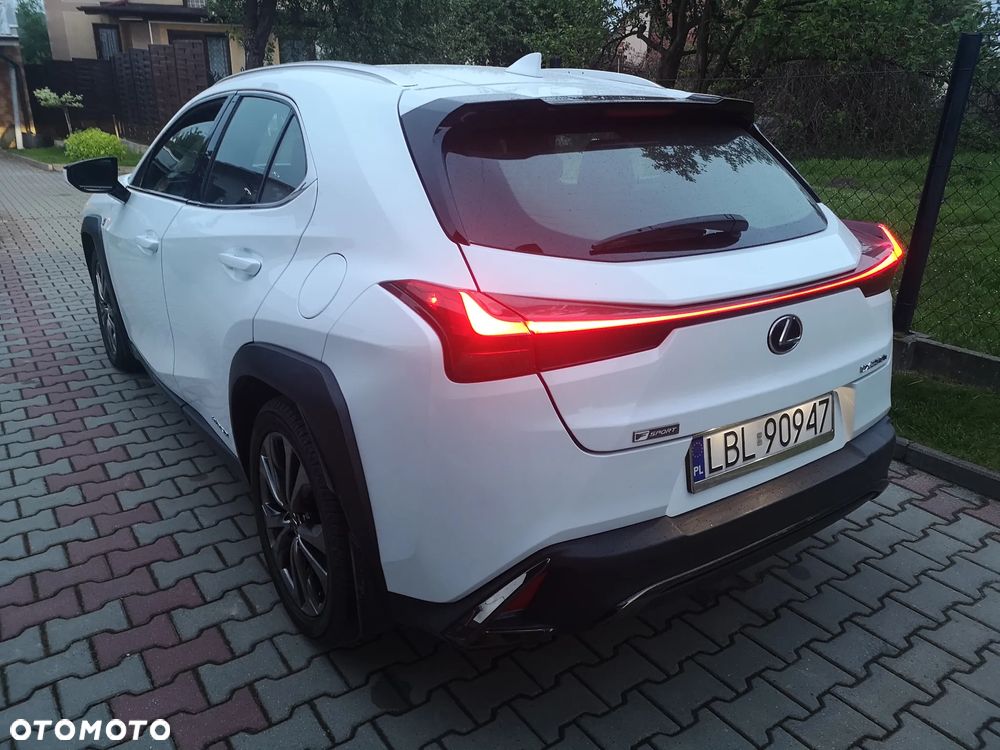 Lexus UX - 3
