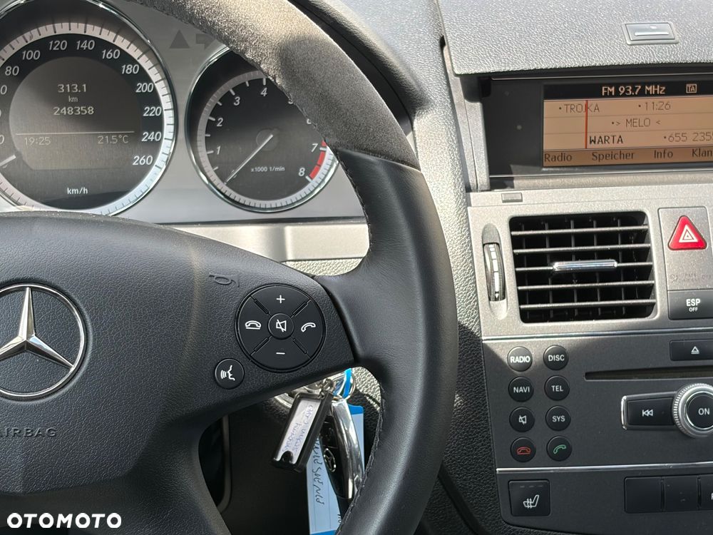 Mercedes-Benz Klasa C 180 (BlueEFFICIENCY) Avantgarde - 28