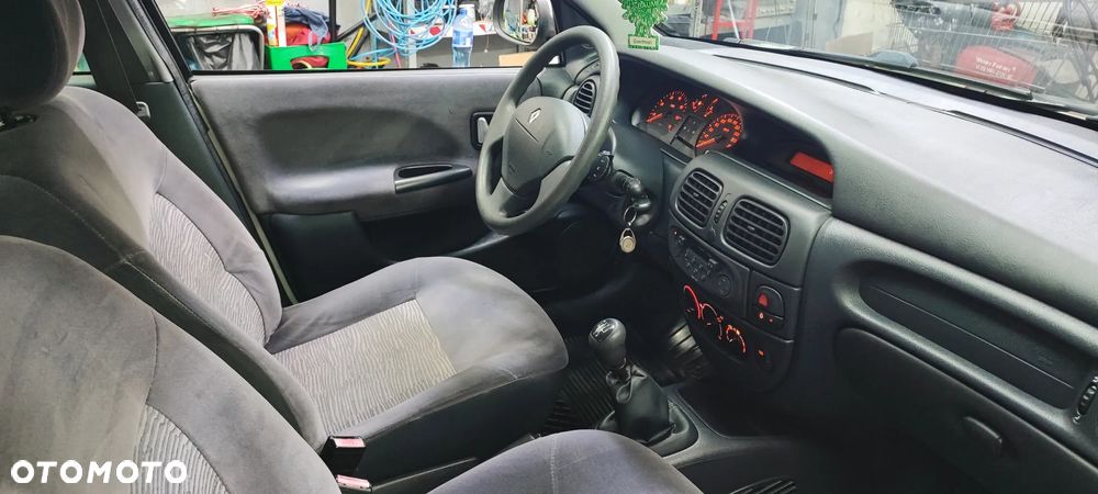 Renault Megane 1.4 Confort Privilege - 11