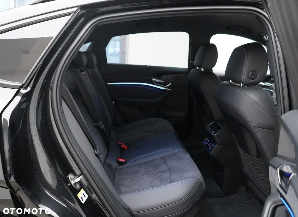 Audi Q8 Sportback e-tron - 14