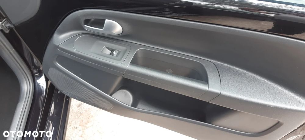 Volkswagen up! 1.0 high - 19