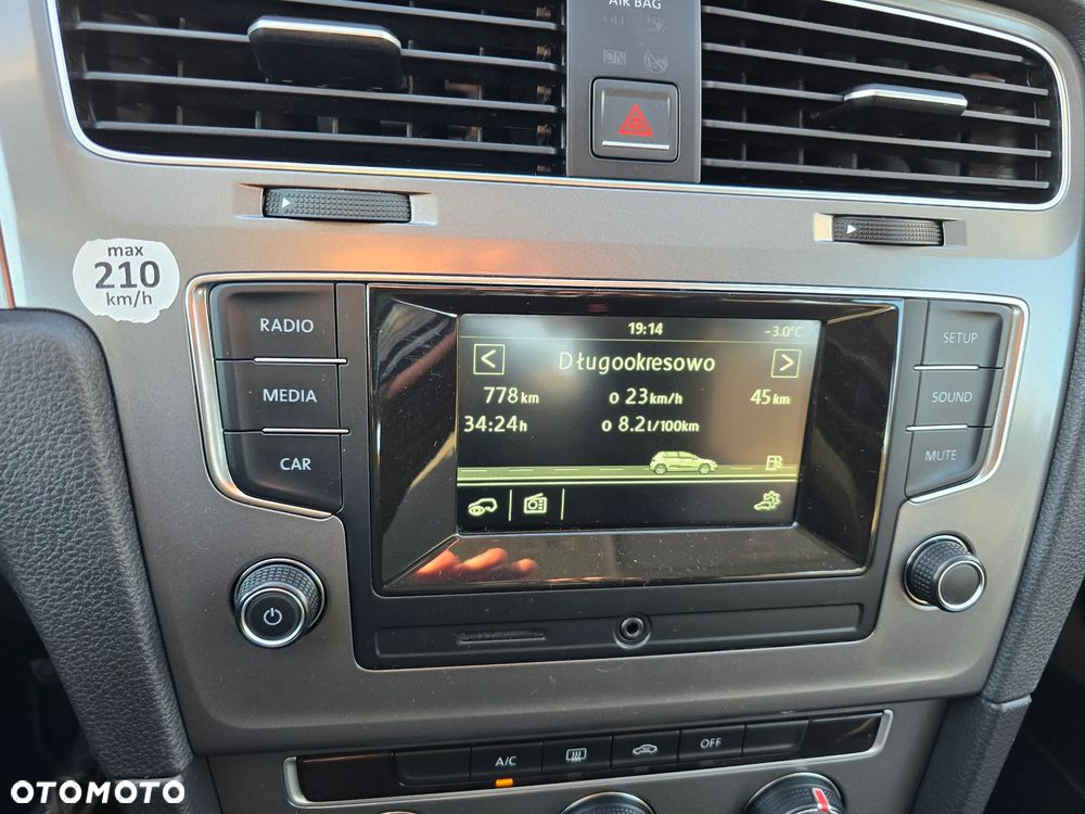 Volkswagen Golf - 25