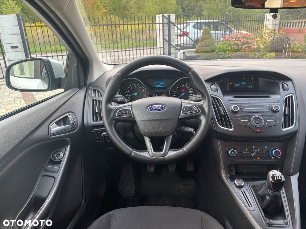 Ford Focus 1.6 Trend - 18