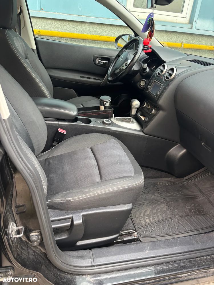 Nissan Qashqai 2.0 dCi DPF 4x4 Aut tekna - 17