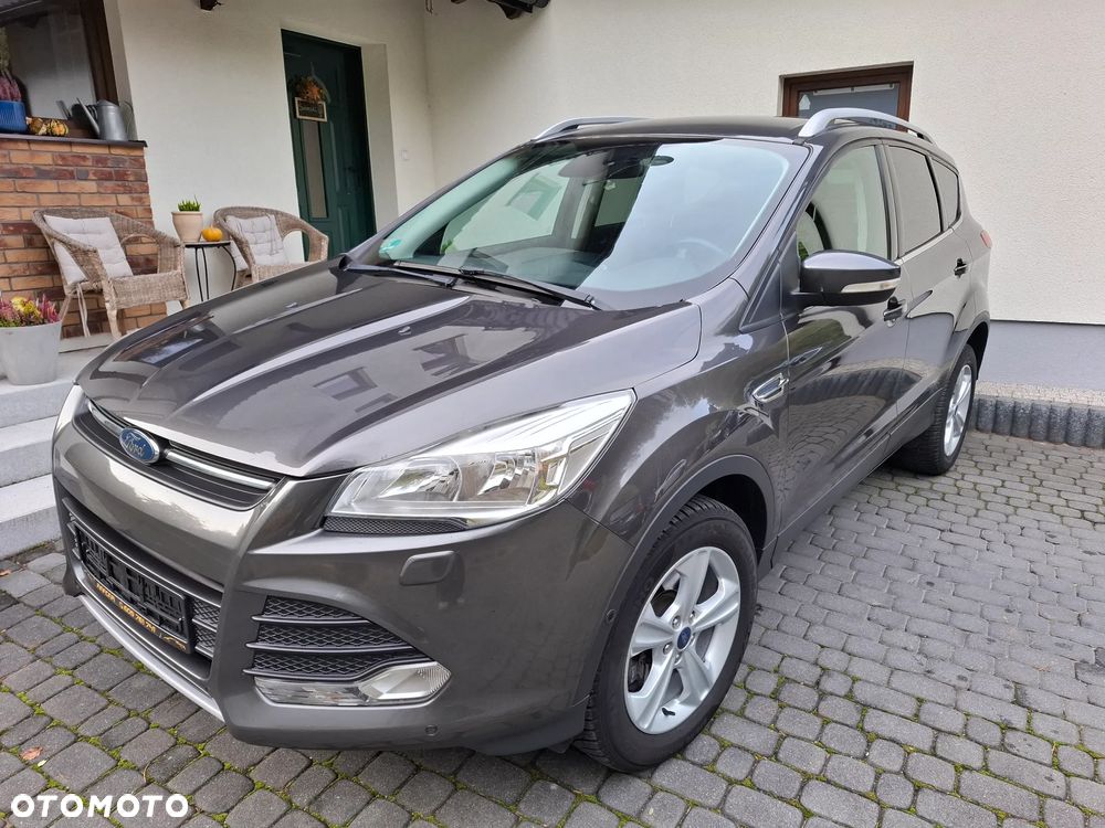 Ford Kuga 2.0 TDCi 2x4 Titanium - 38