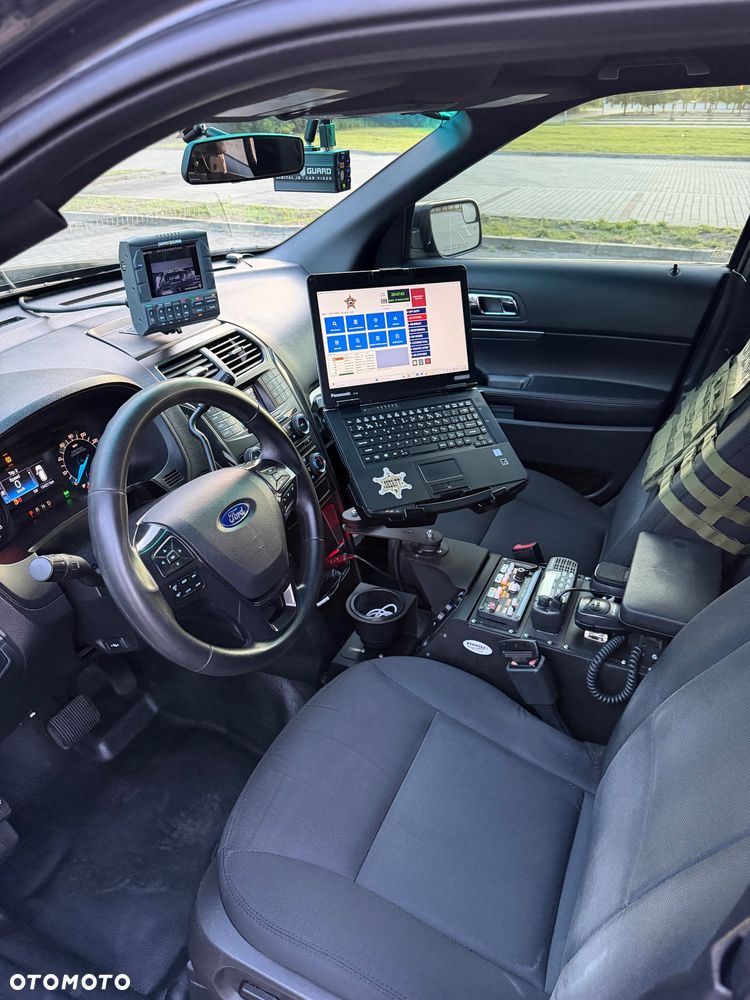 Ford Explorer - 11