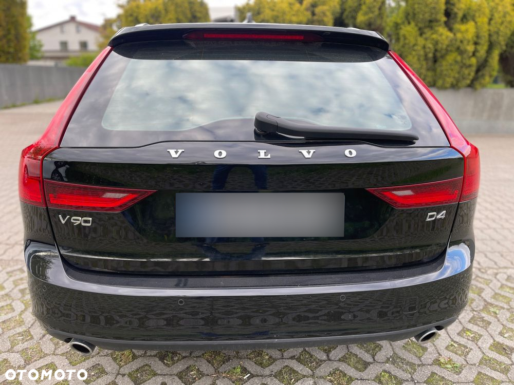 Volvo V90 D4 Momentum - 30