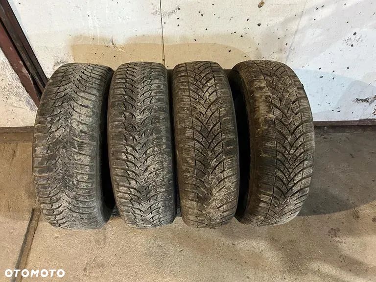 Opony zimowe 185/65R15 Kumho 2szt - 1
