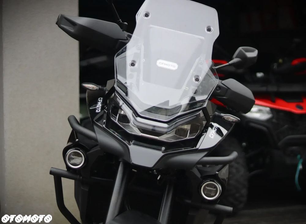 CFMoto MT - 4