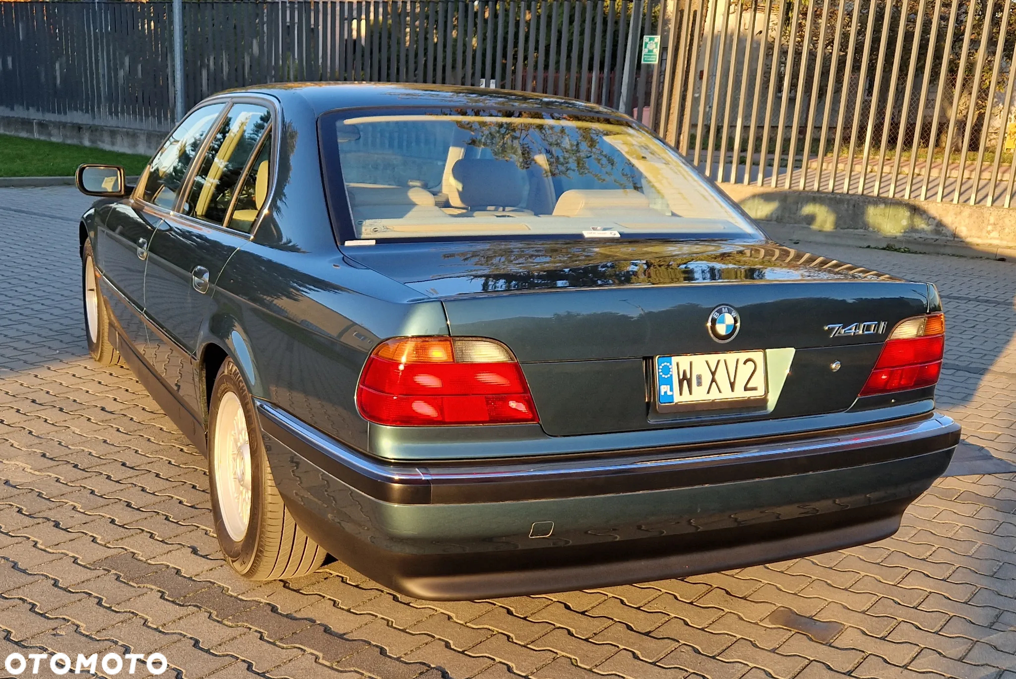 BMW Seria 7 740i V8 - 4