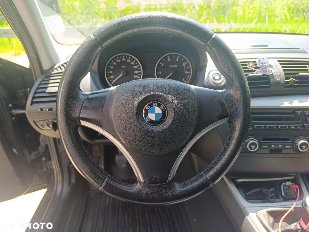 BMW Seria 1 116i - 11
