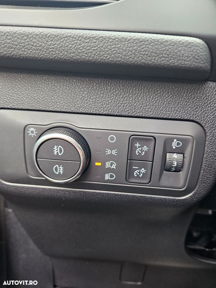 Ford Kuga 1.5 EcoBoost A8 FWD Titanium - 9