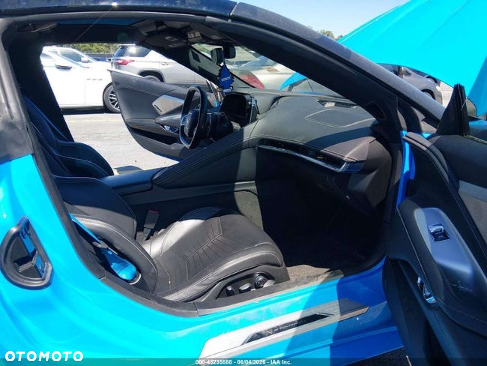 Chevrolet Corvette - 11