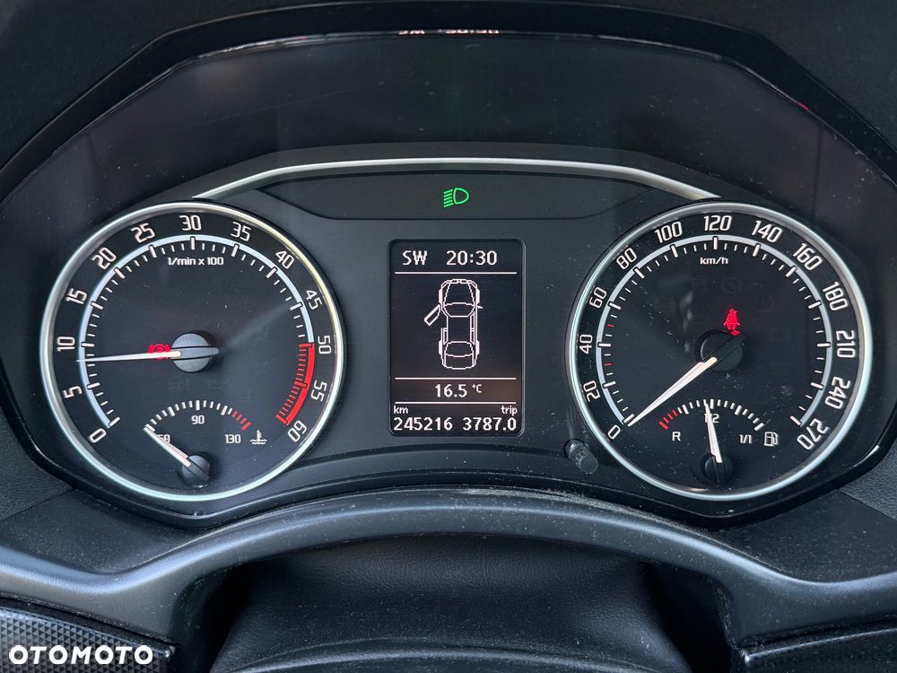 Skoda Octavia 2.0 TDI DPF RS - 21