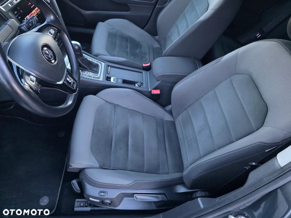 Volkswagen Golf 2.0 TDI SCR DSG R-Line - 10