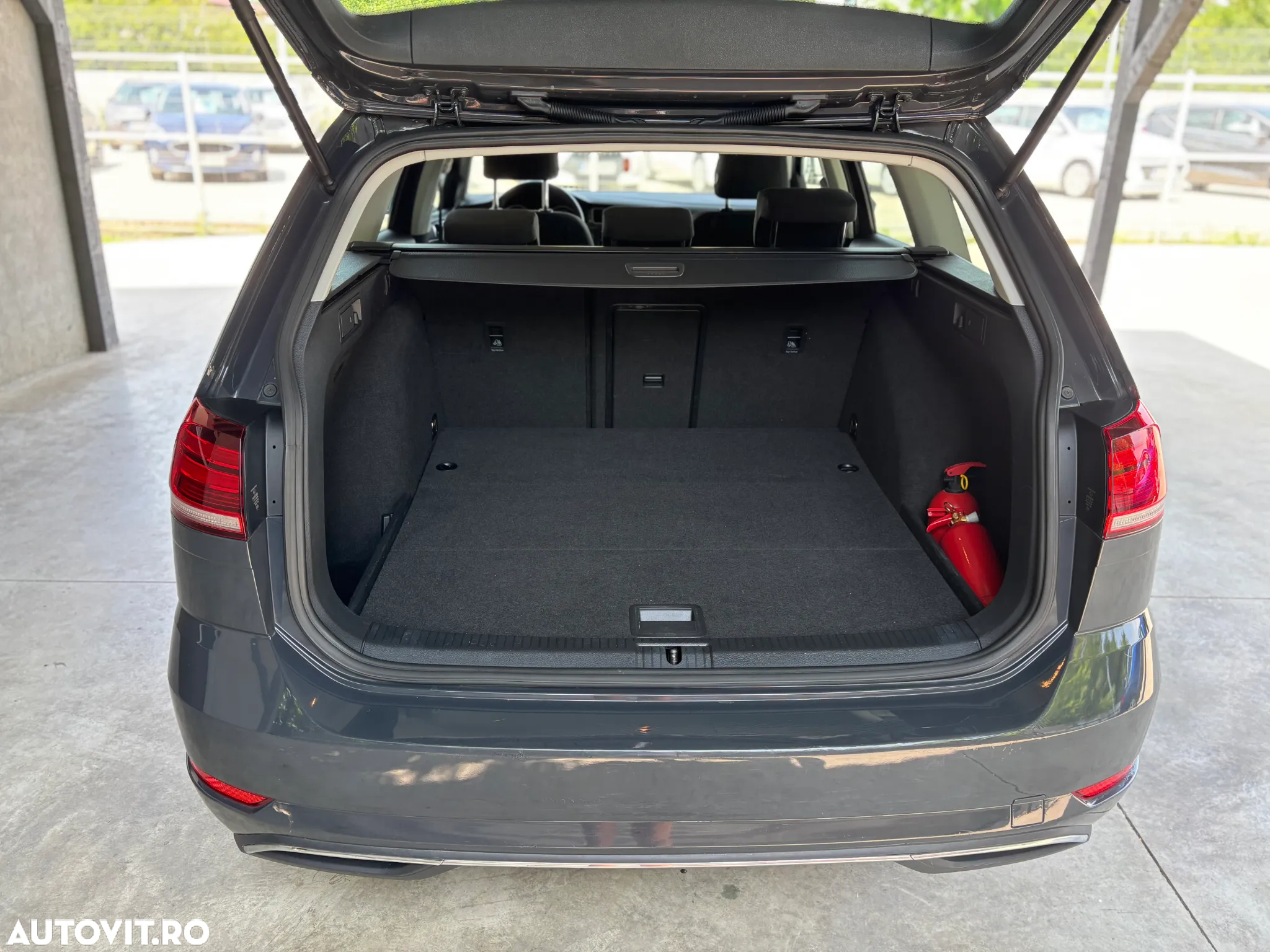 Volkswagen Golf 1.6 TDI Trendline - 11