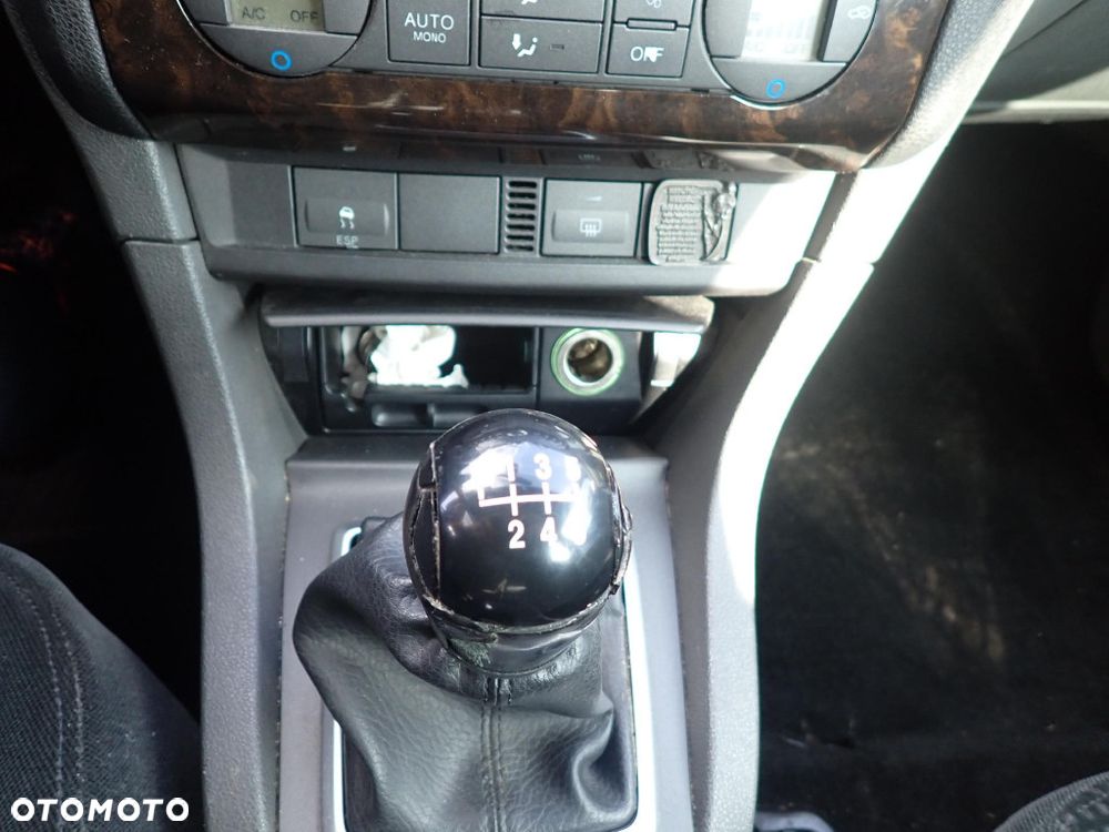 CZĘŚCI - Ford Focus II MK2 2,0 TDCI 136KM SEDAN 6B lakier Z3 2005r. INDEX - 9921 - 9