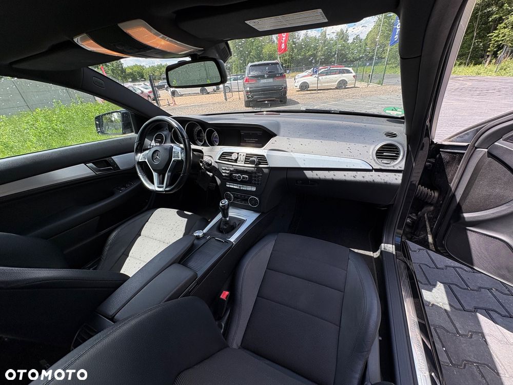 Mercedes-Benz Klasa C 200 Edition - 25