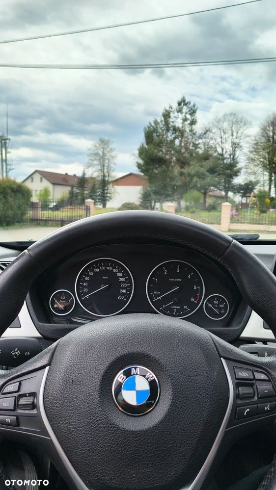BMW Seria 3 320d xDrive Advantage - 9