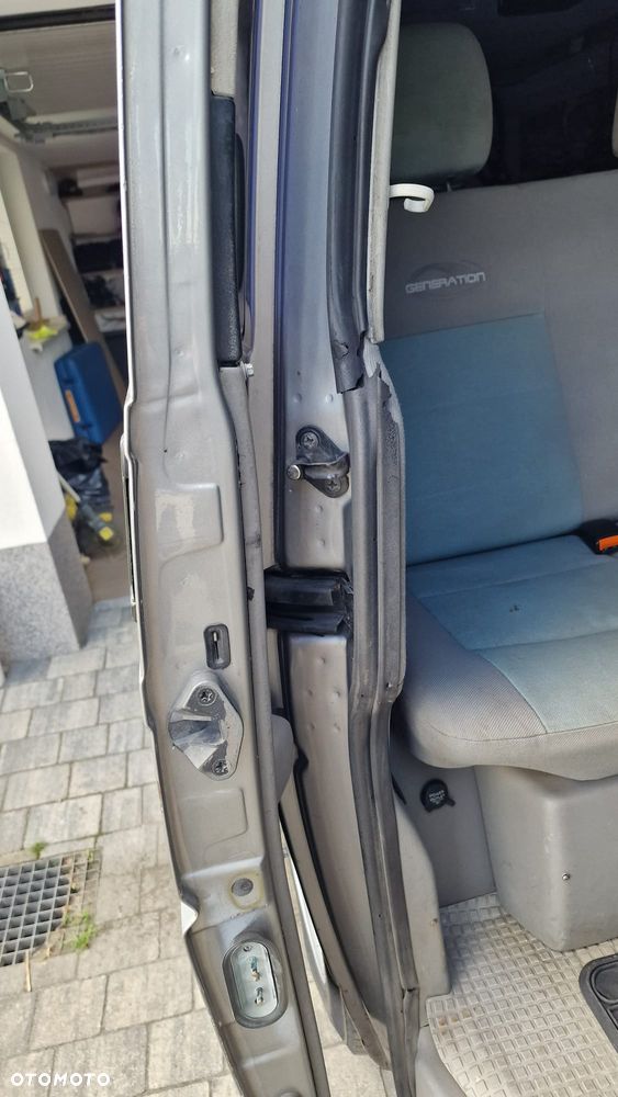 Volkswagen Caravelle - 13