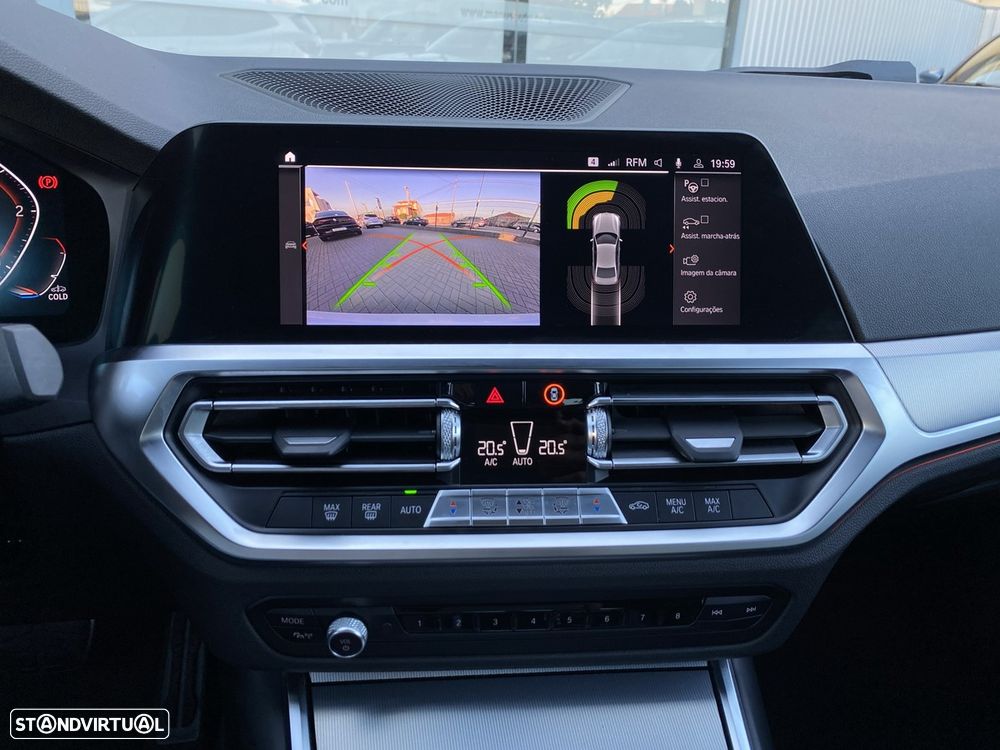 BMW 318 d Pack Desportivo M Auto - 40