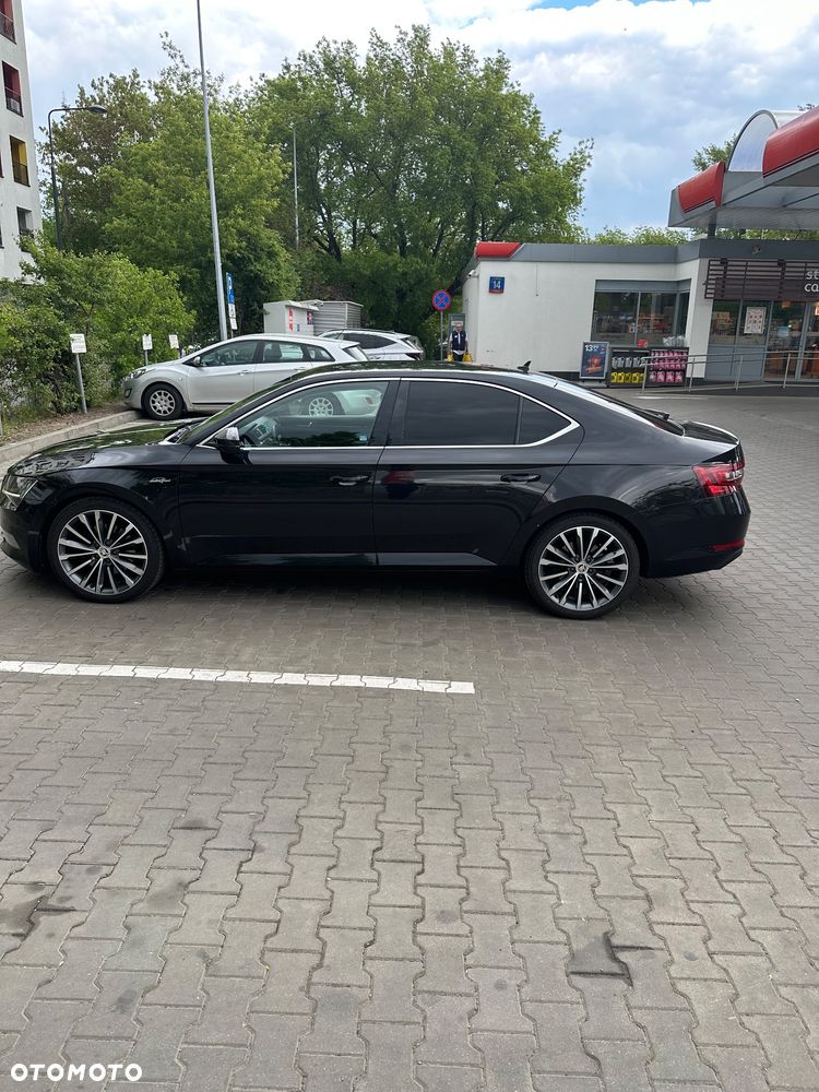 Skoda Superb 2.0 TDI SCR 4x4 Sportline DSG - 10