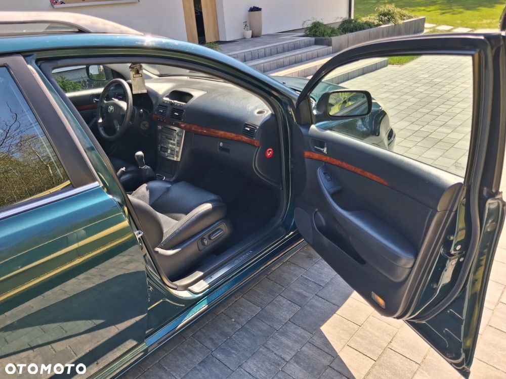 Toyota Avensis 2.0 D-4D Combi - 11