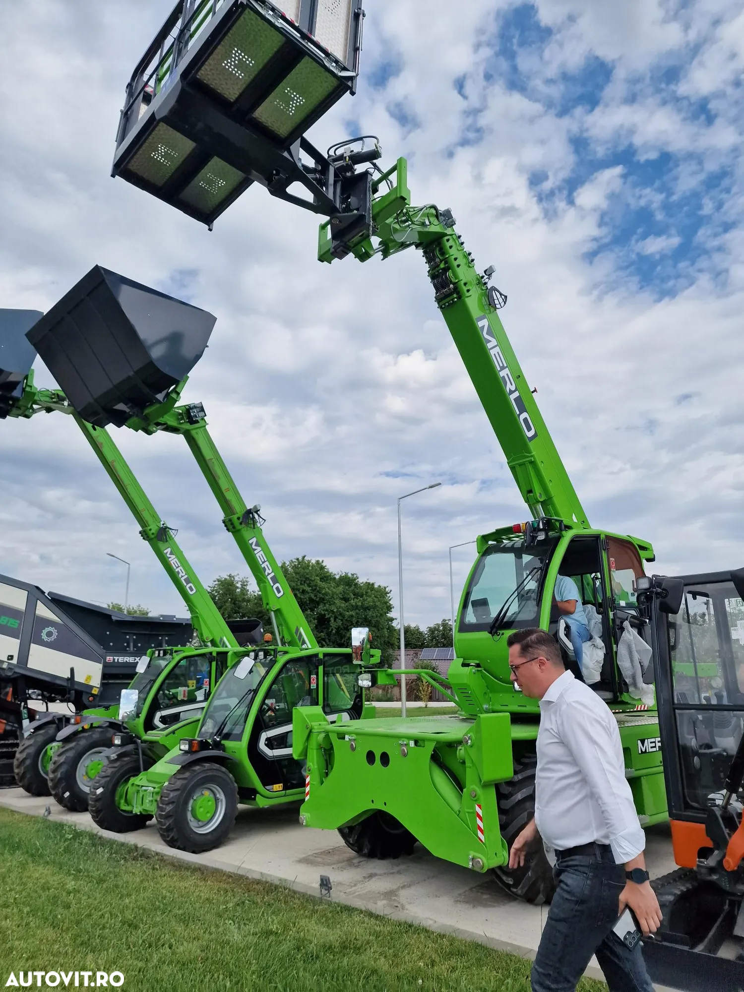 Merlo ROTO 40.18, ROTATIV la 18, ridica 4t, Aer cond, nacela 3 pers, cupa, furci, TELESCOPIC 4 tronsoane, posibilitate leasing, garantie 2 ani-PROMOTIE 154900 EUR+Tva - 22