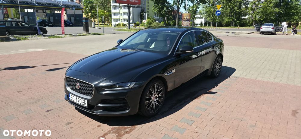Jaguar XE 2.0 D180 AWD S - 8