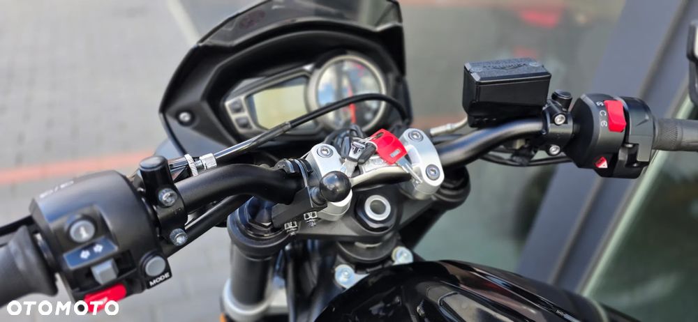 Triumph Street Triple - 36