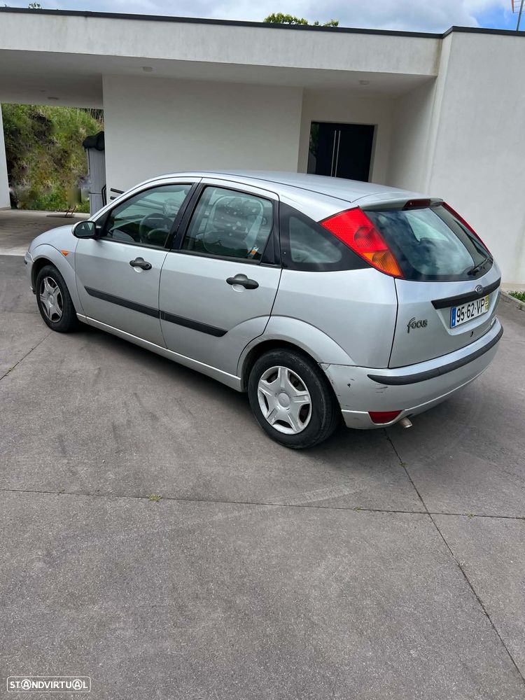 Ford Focus 1.8 TDdi Comfort - 4