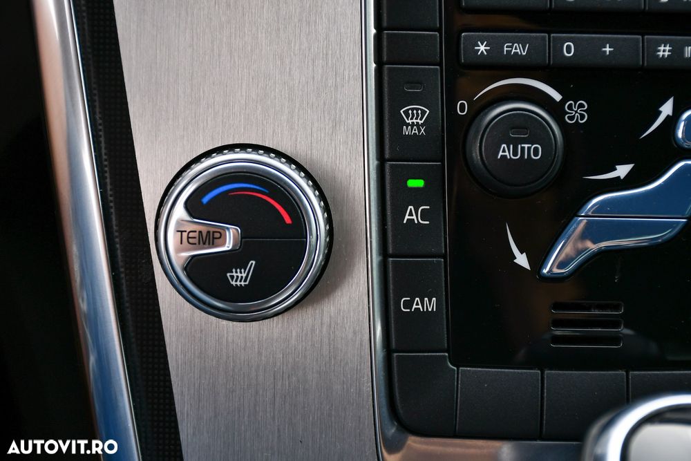 VOLVO XC60 2015 — imagine 21