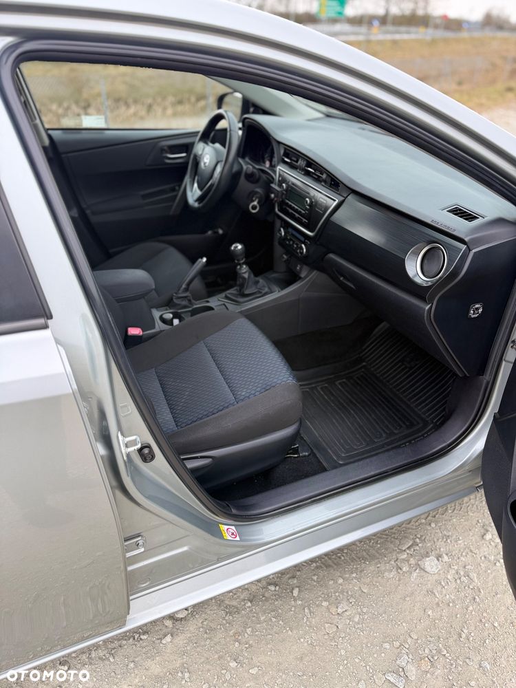 Toyota Auris - 9