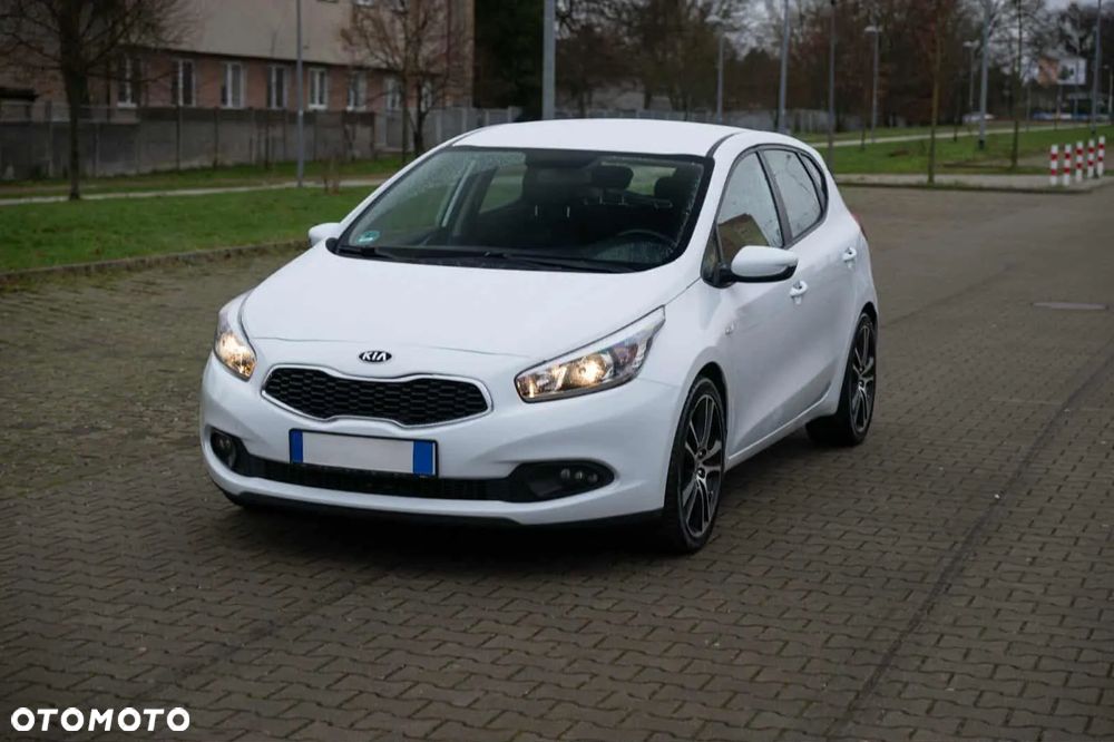 Kia Ceed 1.4 CVVT Attract - 2