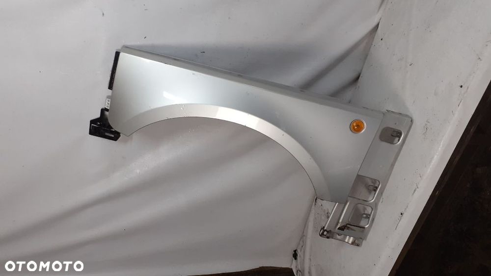 * RANGE ROVER III VOGUE BŁOTNIK LEWY PRZÓD PRZEDNI LRC 737 srebrny PODDASZE - 2