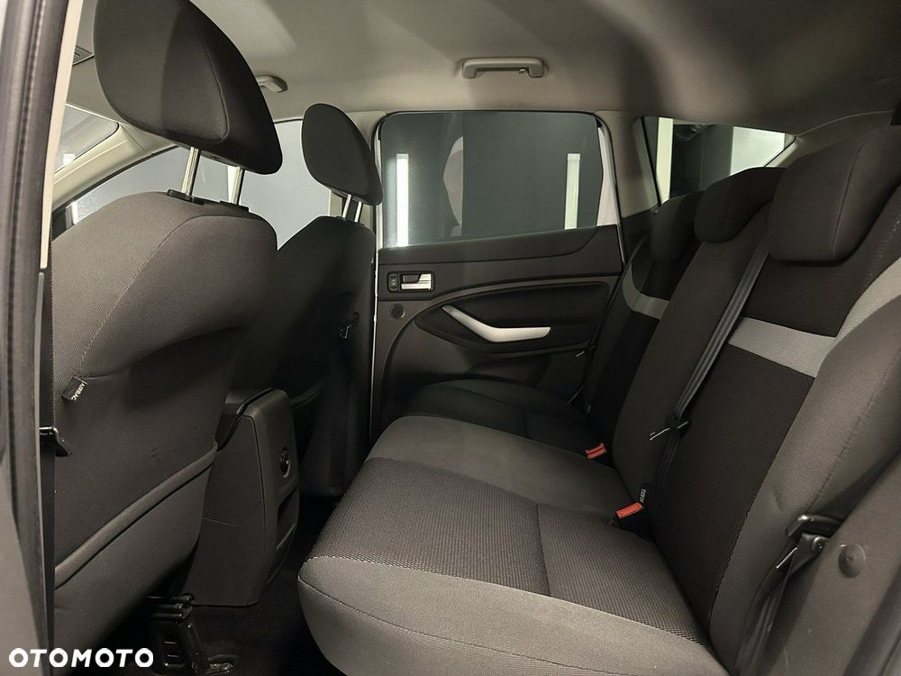 Ford Kuga - 7