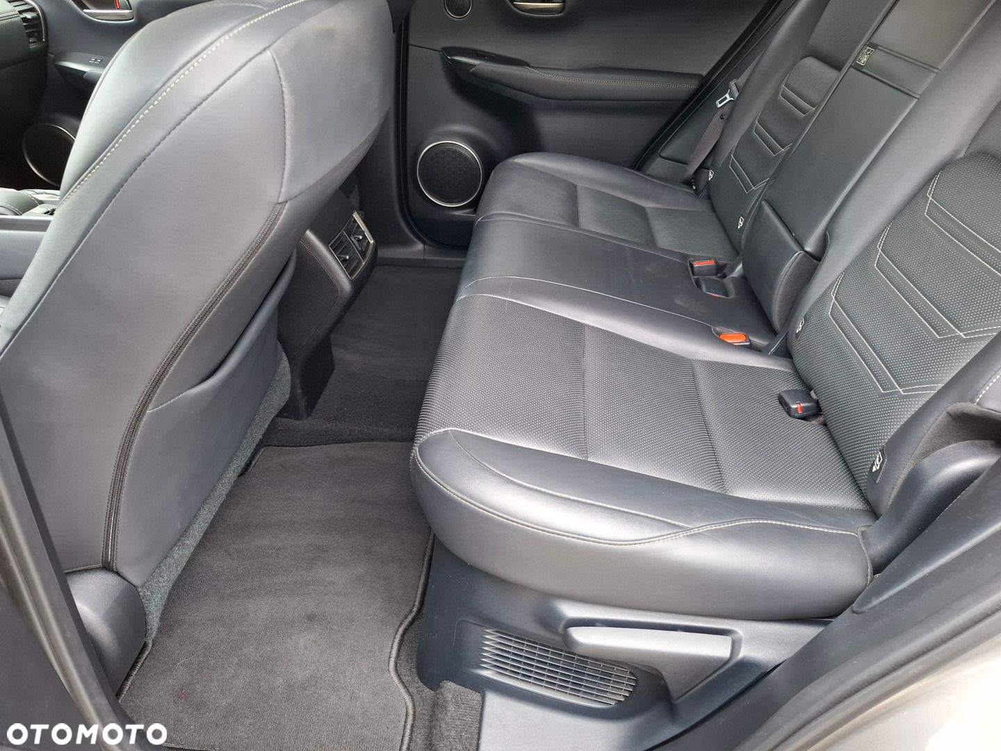 Lexus NX 300h Comfort AWD - 18