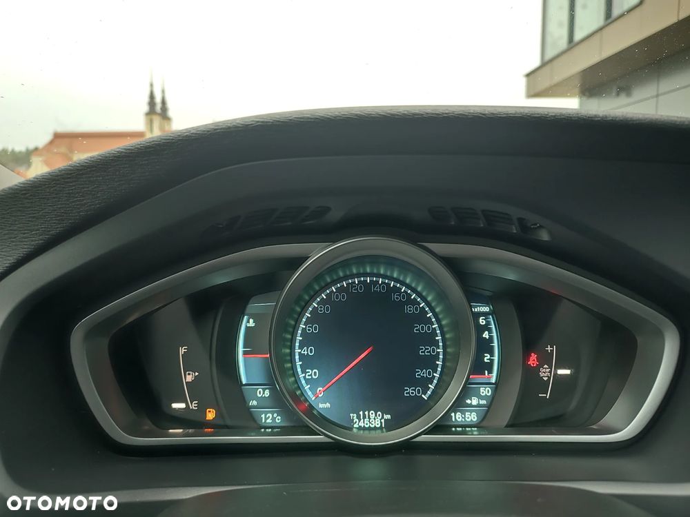 Volvo V40 T2 Summum - 14