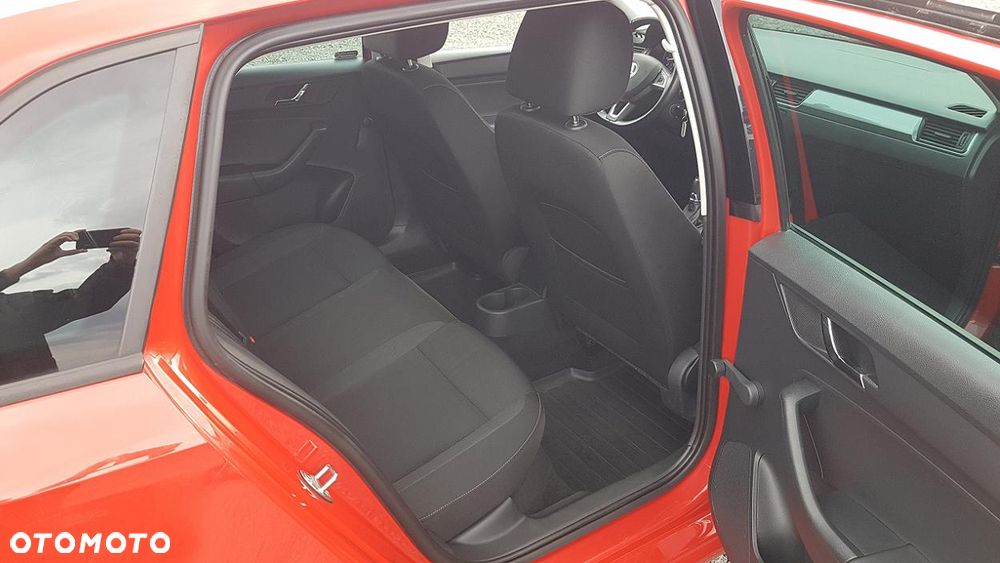 Skoda RAPID 1.4 TSI DSG Ambition - 30