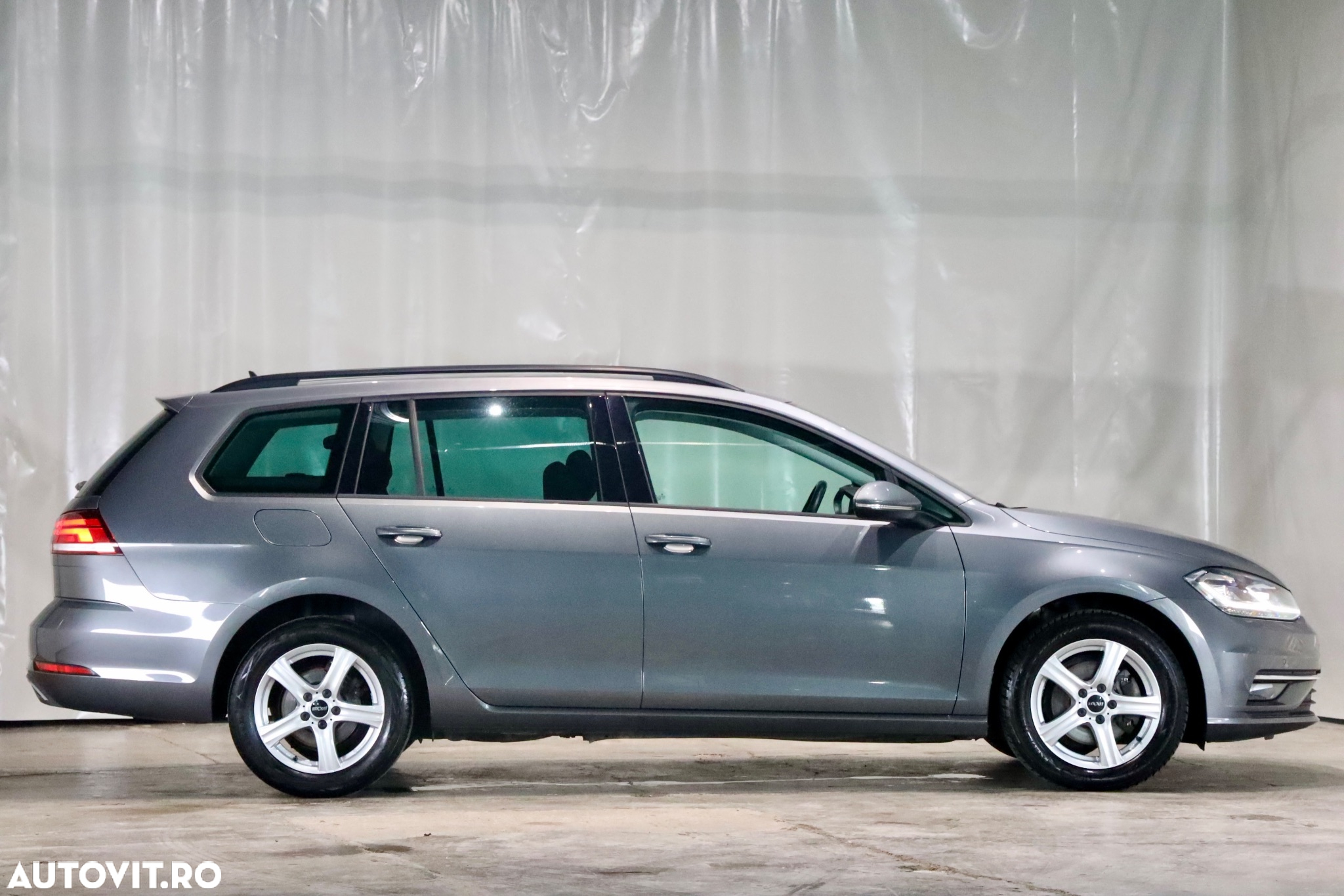 Volkswagen Golf 1.6 TDI DSG Comfortline - 39