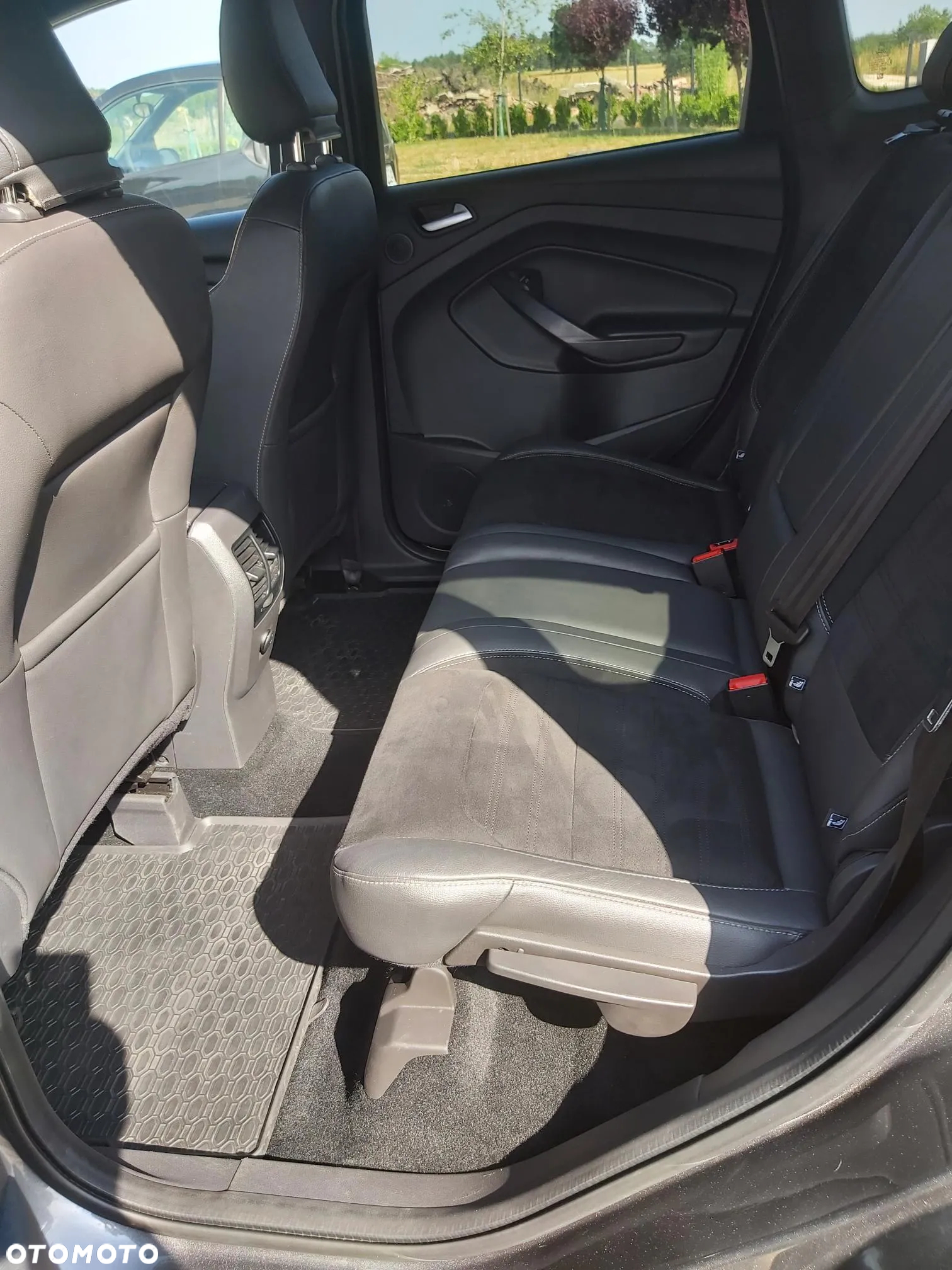 Ford Kuga 2.0 TDCi 2x4 ST-Line - 9